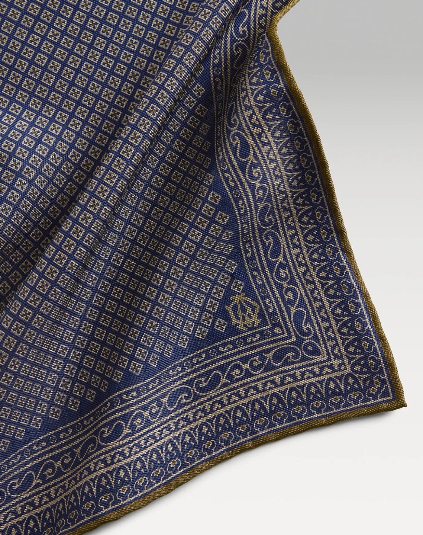 Silk Micro Diamond Neats Screen Printed Pocket Square